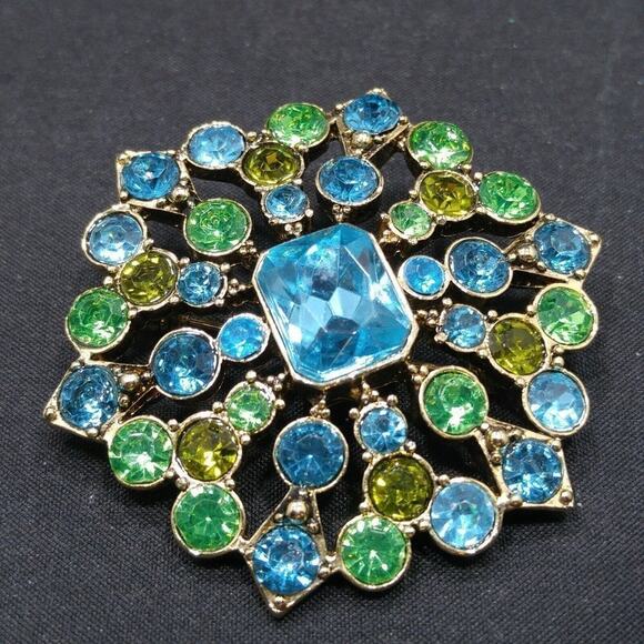 Vintage LIZ CLAIBORNE Green Blue Rhinestone Brooch, Snowflake Design, 2 Inches - Picture 7 of 7
